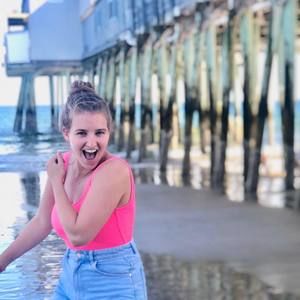 Meet your Posher, Chloé